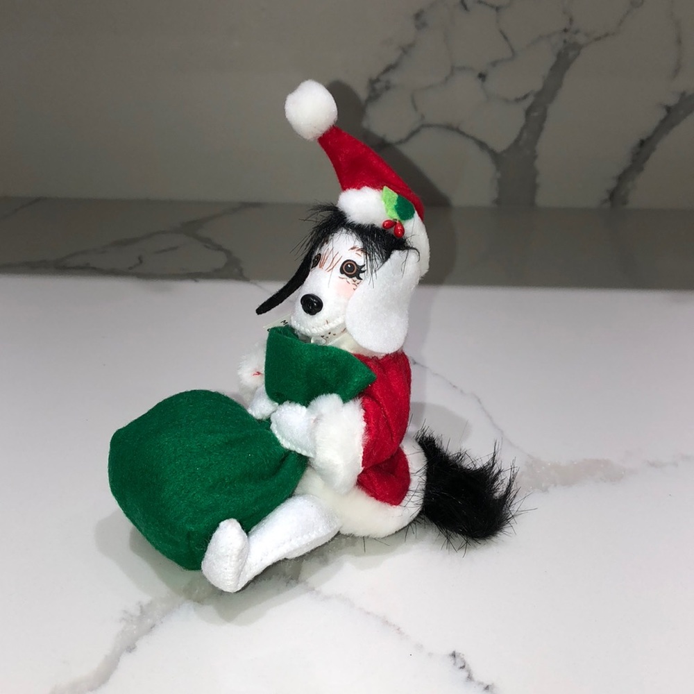 Annalee Santa Pup 🐾 - Picture 2 of 2